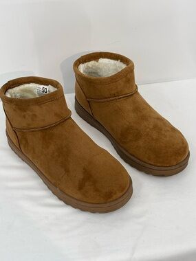 SO Chestnut Ankle Boot with Cream Faux Fur WOMENS SIZE 7.5M